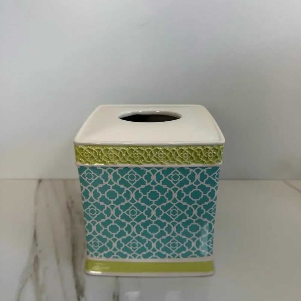 Waverly Porcelain Tissue Box Cover Holder Blue and White Chinoiserie‎